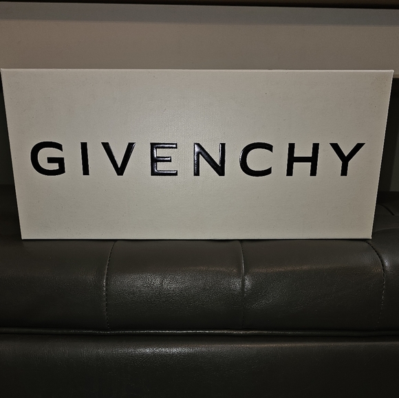 Givenchy Slides - Picture 5 of 5